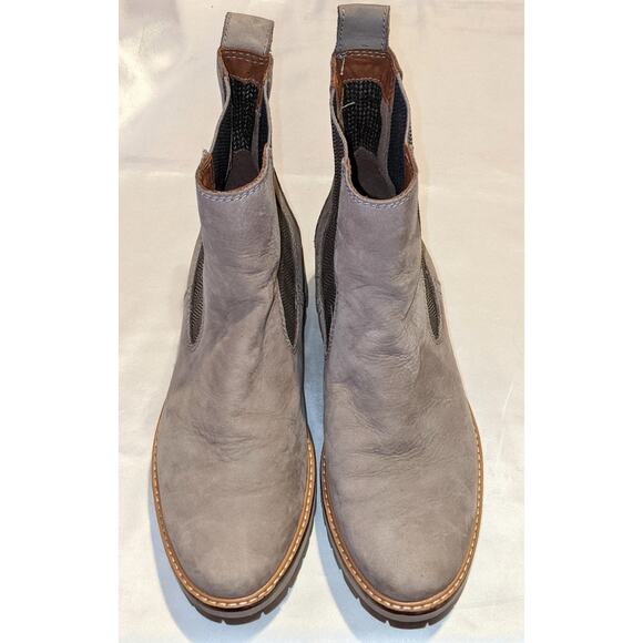 Timberland Women's Courmayeur Valley Chelsea Boots Taupe Nubuck Leather Size 10 - Picture 3 of 9